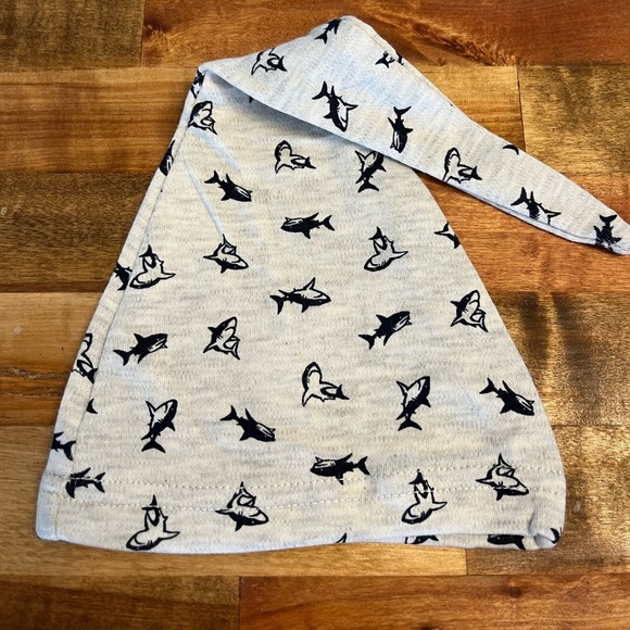 NWT Newborn long sleeve onesie set light grey with blue sharks. Onesie, hat, bib - Picture 2 of 4